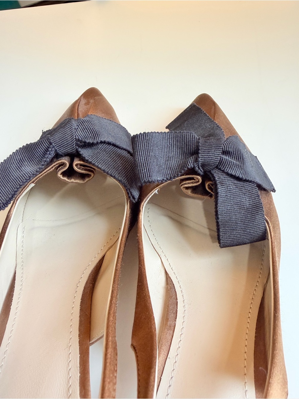 Theory Bronze Satin Slingback Heels Pointed Toe Black Bow Size 38.5 8.5 Italy - Picture 9 of 14